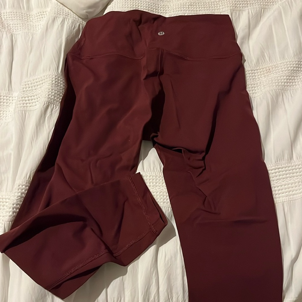 Wonder Under Lululemon leggings. Probably 25-27 length